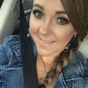 Meet your Posher, Stefanie